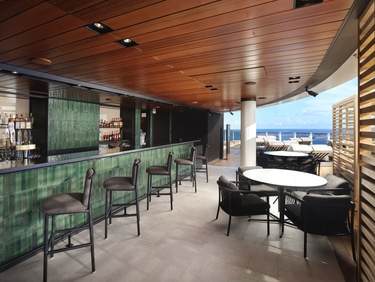 NCL Prima Haven Haven Pool Bar ©Christian Santiago.jpg